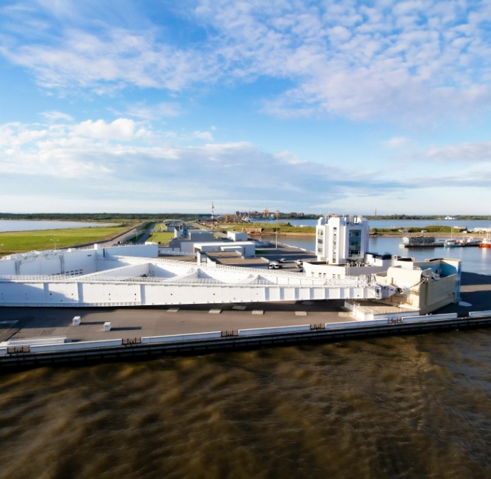 Автобусная экскурсия в Кронштадт и Петергоф: Морской собор, форты и фонтаны №1