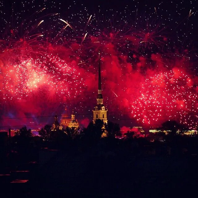 Ночной салют на день города 2026 с теплохода под разводными мостами №3