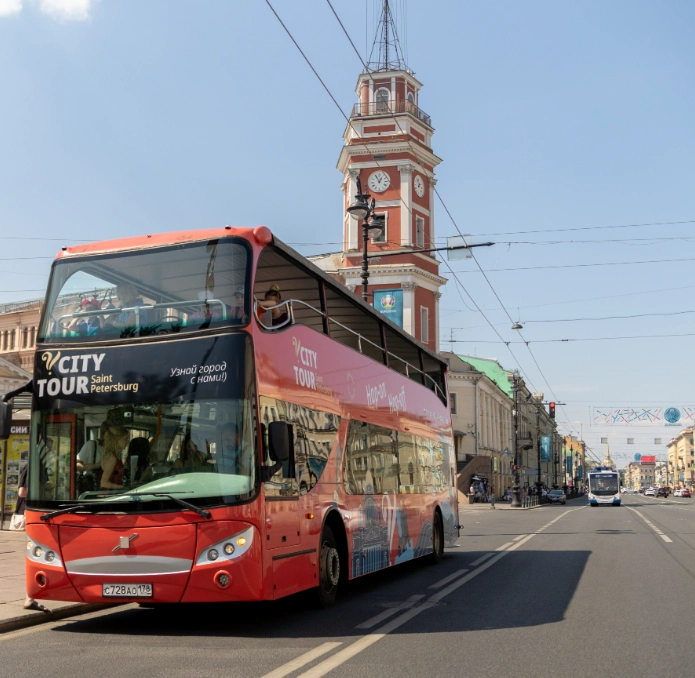 На двухэтажном автобусе по историческому центру Петербурга №3