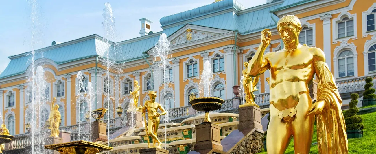 Кронштадт и Петергоф за один день: история фортов и фонтанов