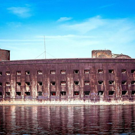 Кронштадт с прогулкой на теплоходе