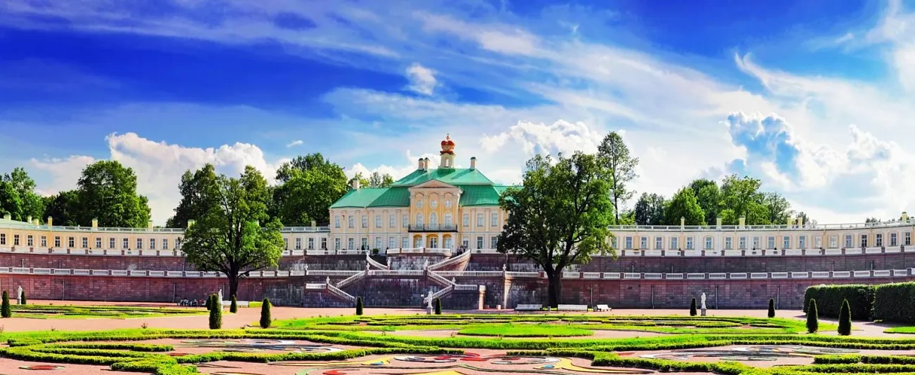 Экскурсия в Ораниенбаум: два дворца и прогулка по парку