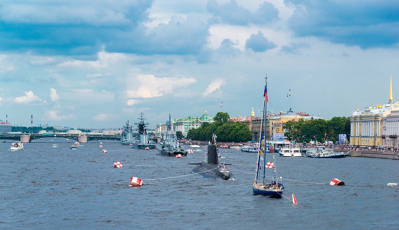 Парад военных кораблей на день ВМФ с кораблика на Неве №2