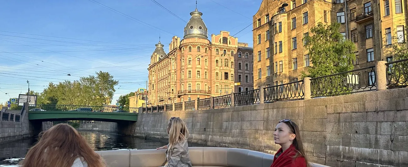 Вокруг Петроградской стороны на катере