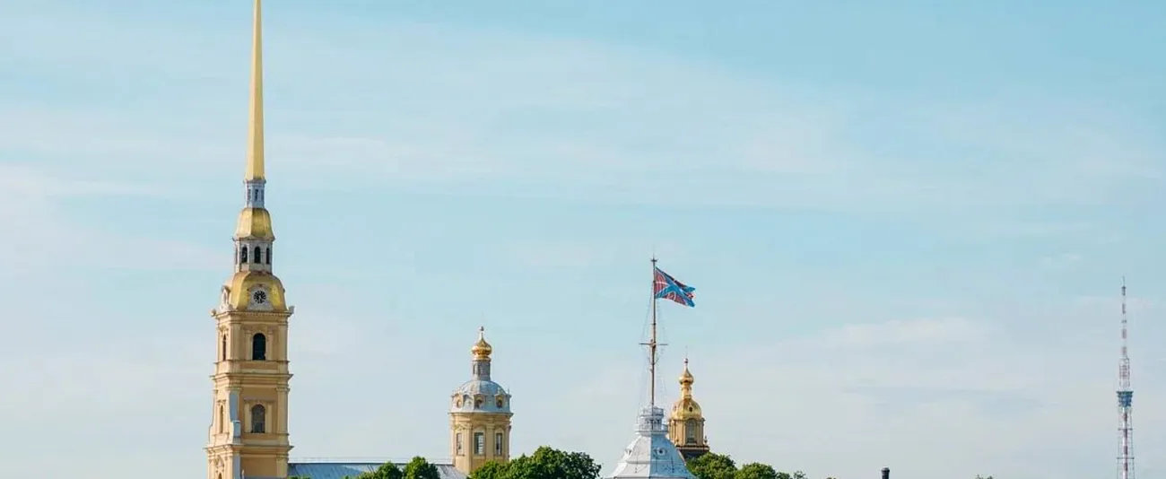 Приватная прогулка на катере с выстрелом пушки из Петропавловки