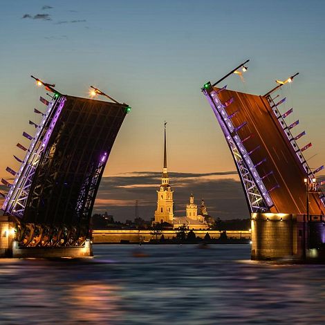 Ночной круиз по центру с разводом мостов