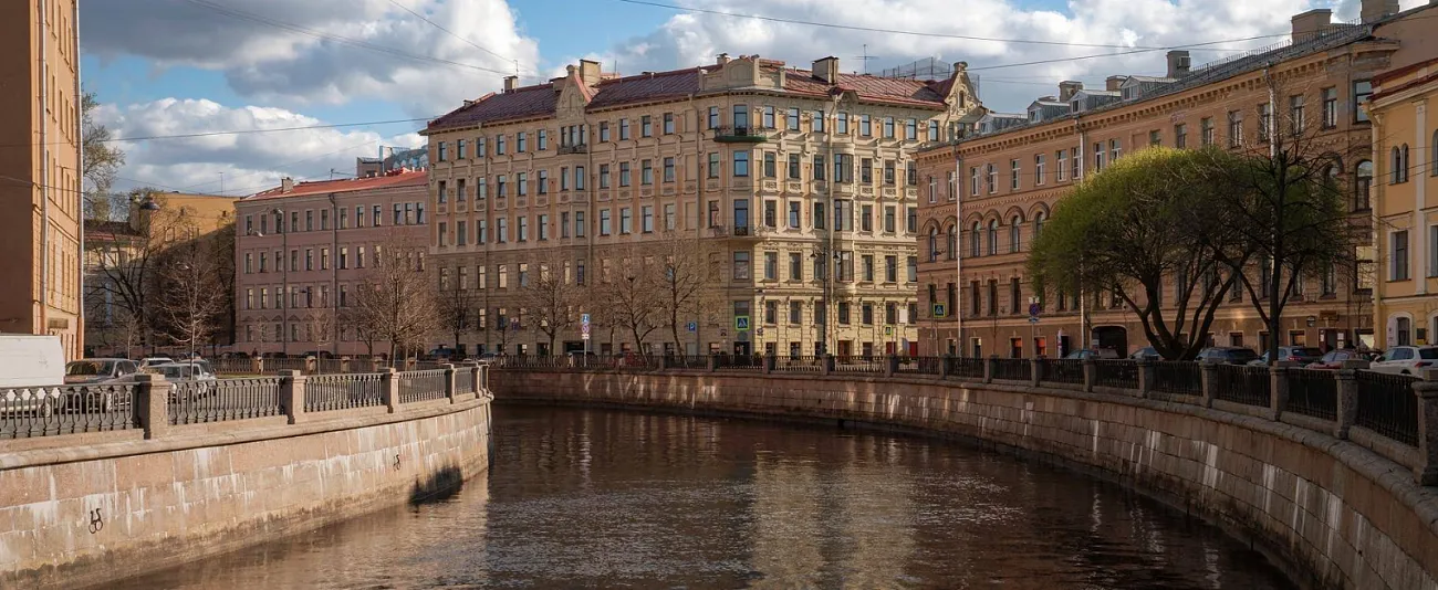 Петербург Достоевского: Раскольников, Сенная и дворы