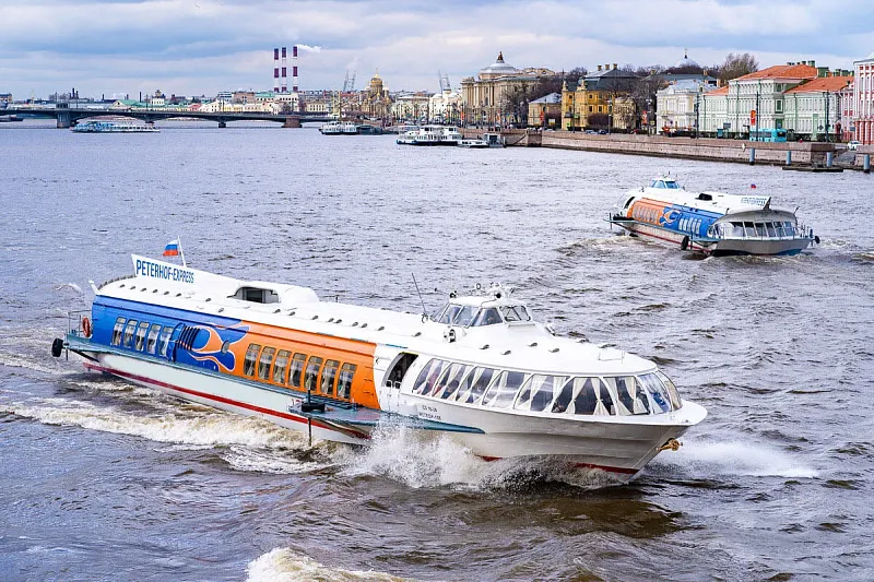 На Метеоре из Петергофа в Петербург №1
